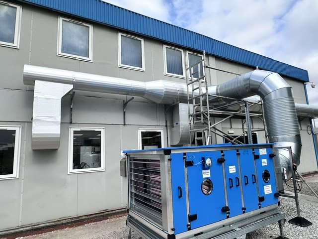 External insulated laboratory ductwork